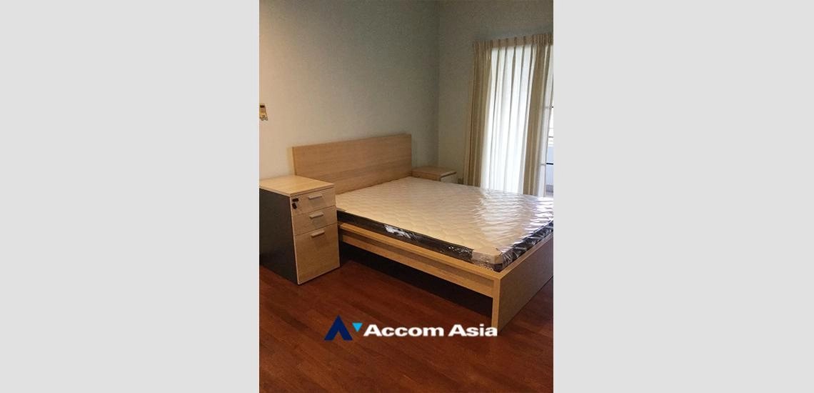 unit 4 Bedrooms  Townhouse For Rent & Sale in Sukhumvit, Bangkok  near BTS Ekkamai (50059)