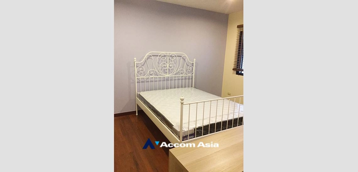 unit 4 Bedrooms  Townhouse For Rent & Sale in Sukhumvit, Bangkok  near BTS Ekkamai (50059)