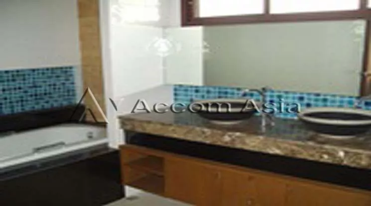 8  4 br House For Rent in Ratchadaphisek ,Bangkok  at Peaceful Compound 1812605