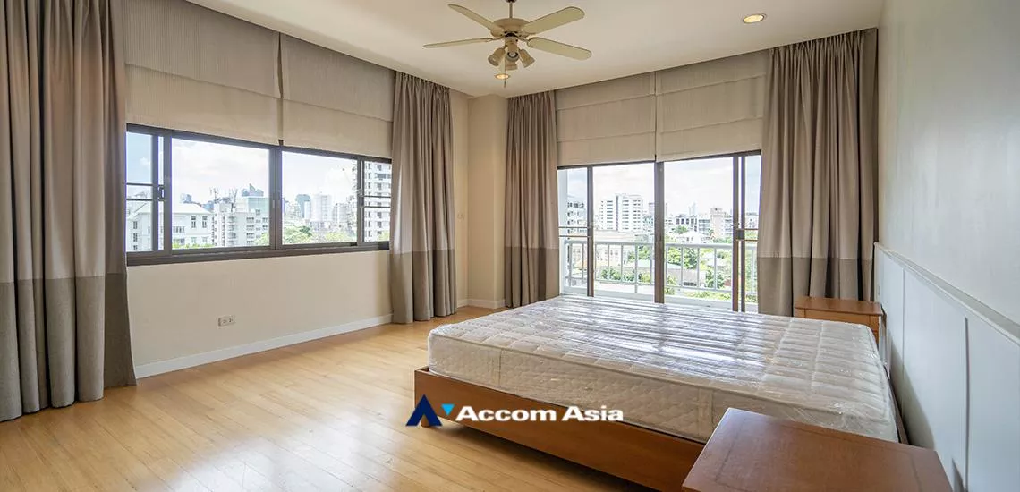 13  4 br Apartment For Rent in Sukhumvit ,Bangkok BTS Thong Lo at Greenery area in CBD 10105