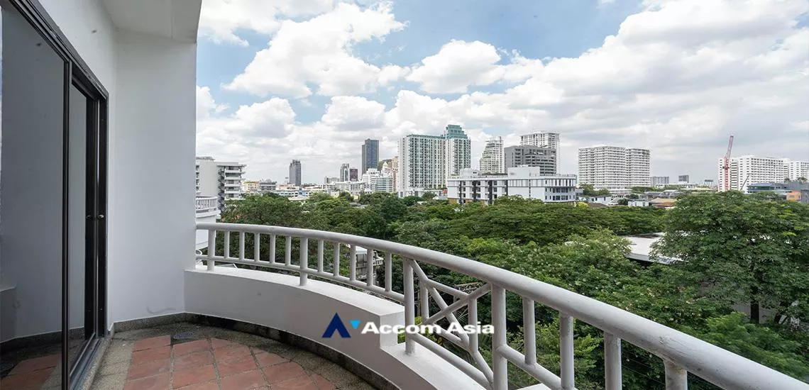10  4 br Apartment For Rent in Sukhumvit ,Bangkok BTS Thong Lo at Greenery area in CBD 10105
