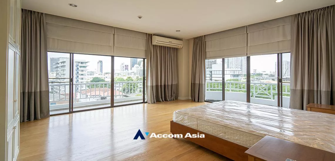 15  4 br Apartment For Rent in Sukhumvit ,Bangkok BTS Thong Lo at Greenery area in CBD 10105