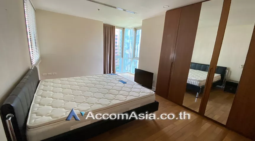 Pet friendly |  2 Bedrooms  Condominium For Rent in Silom, Bangkok  near BTS Sala Daeng - MRT Silom (1512622)