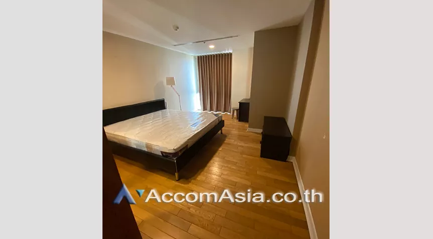 Pet friendly |  2 Bedrooms  Condominium For Rent in Silom, Bangkok  near BTS Sala Daeng - MRT Silom (1512622)