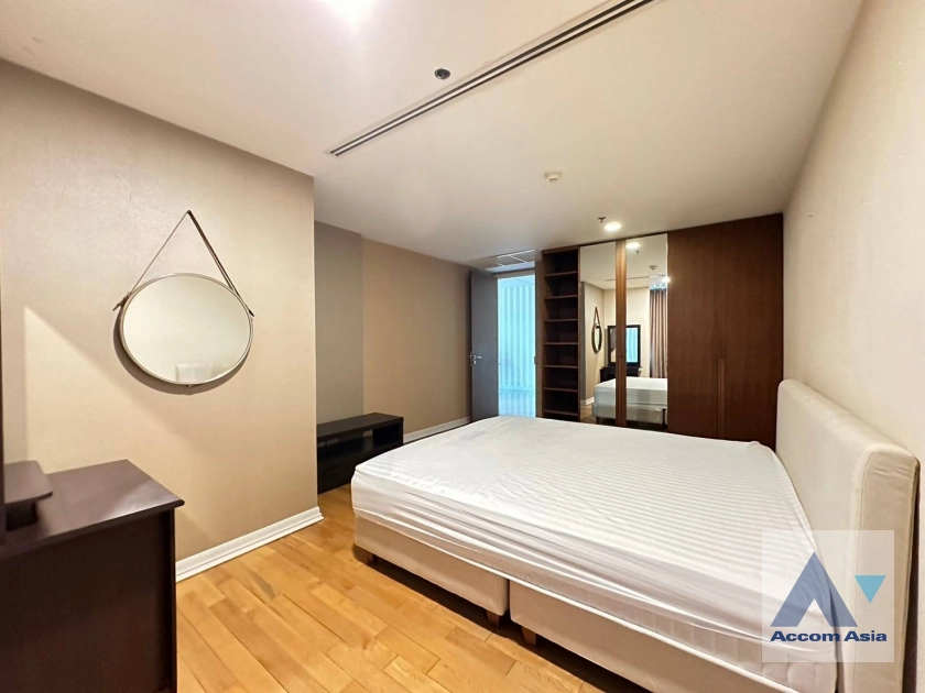 14  2 br Condominium for rent and sale in Silom ,Bangkok BTS Sala Daeng - MRT Silom at The Legend Saladaeng 1512622