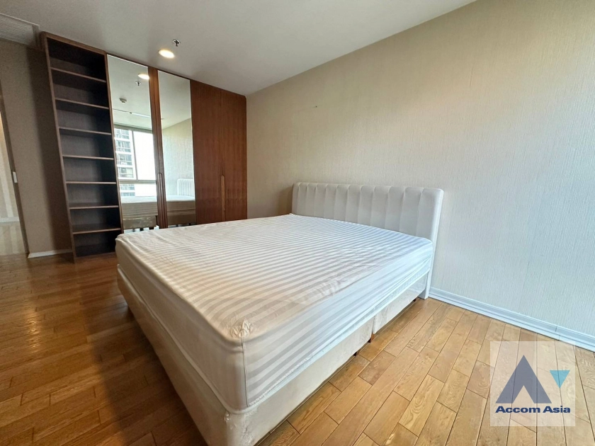 13  2 br Condominium for rent and sale in Silom ,Bangkok BTS Sala Daeng - MRT Silom at The Legend Saladaeng 1512622