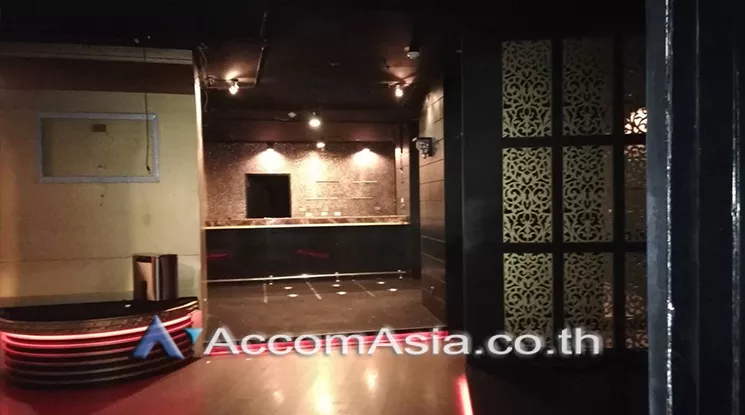 5  Retail / Showroom For Rent in Sukhumvit ,Bangkok BTS Asok - MRT Sukhumvit at Retail Space for RENT 1412631