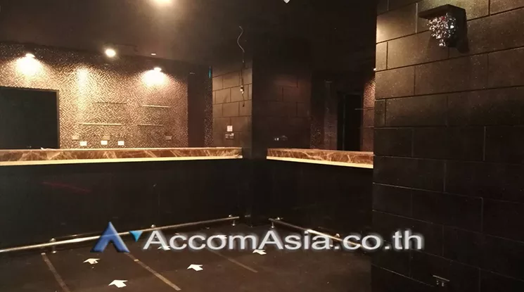 6  Retail / Showroom For Rent in Sukhumvit ,Bangkok BTS Asok - MRT Sukhumvit at Retail Space for RENT 1412631