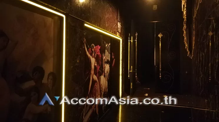 7  Retail / Showroom For Rent in Sukhumvit ,Bangkok BTS Asok - MRT Sukhumvit at Retail Space for RENT 1412631