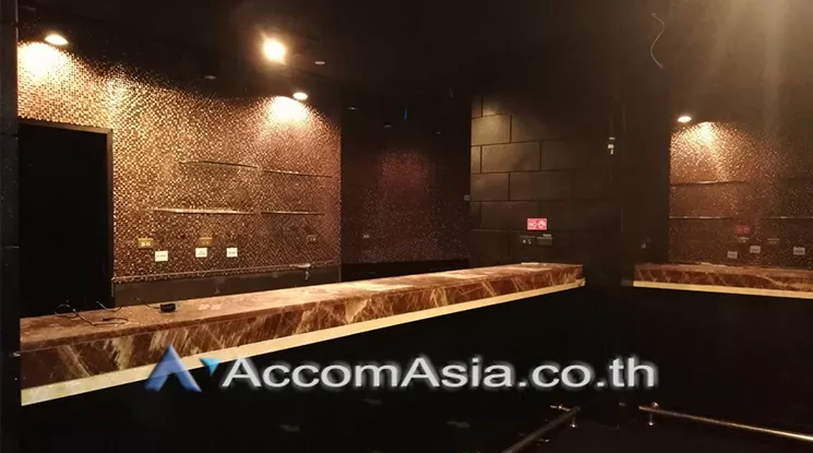 8  Retail / Showroom For Rent in Sukhumvit ,Bangkok BTS Asok - MRT Sukhumvit at Retail Space for RENT 1412631