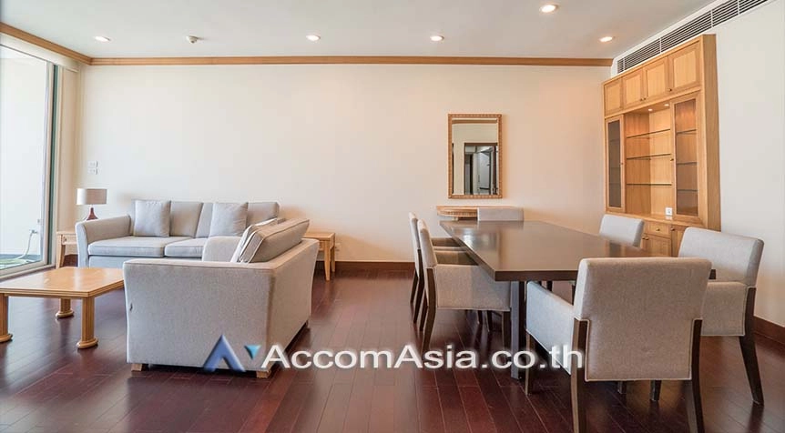 unit 2 Bedrooms  Condominium For Rent in Ploenchit, Bangkok  near BTS Chitlom (1512649)