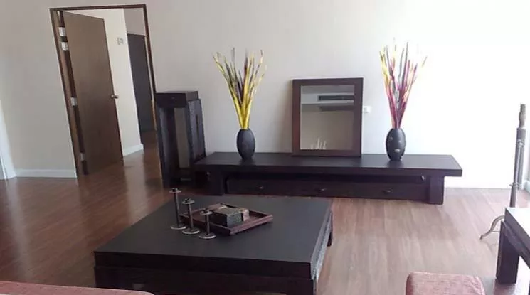 unit 1 Bedroom  Condominium For Rent in Sukhumvit, Bangkok  near BTS Nana (1512662)