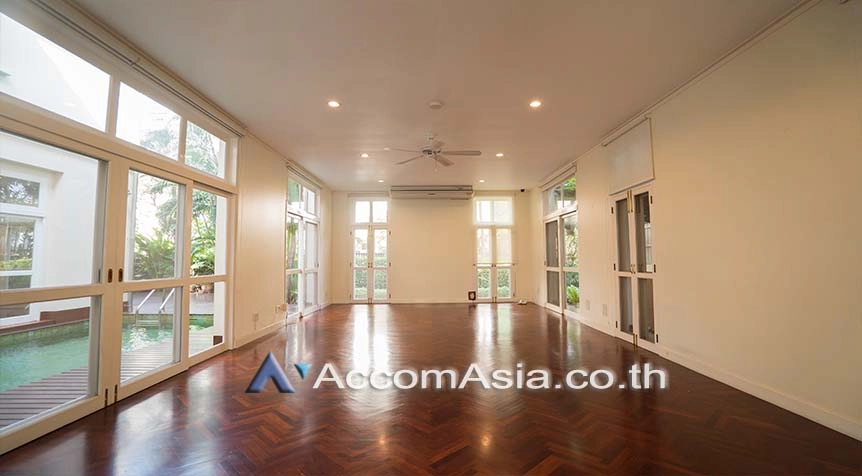 Private Swimming Pool |  5 Bedrooms  House For Rent in Sukhumvit, Bangkok  near BTS Thong Lo (1712678)