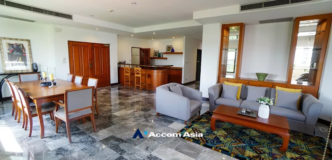 unit 3 Bedrooms  Apartment For Rent in Sukhumvit, Bangkok  near BTS Phrom Phong (1512720)