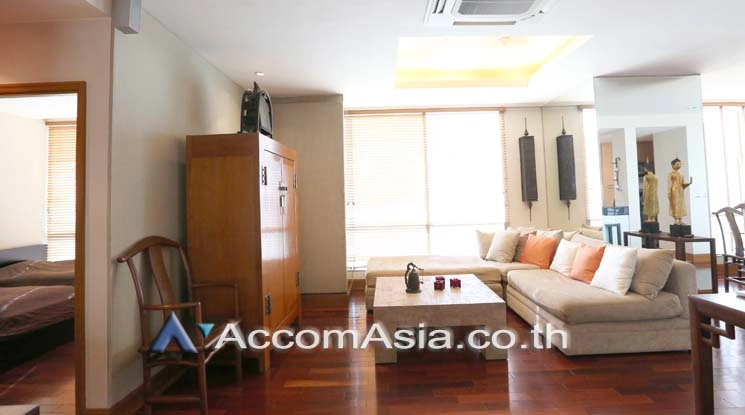 unit 2 Bedrooms  Condominium For Rent in Sathorn, Bangkok  near BTS Chong Nonsi (1512776)