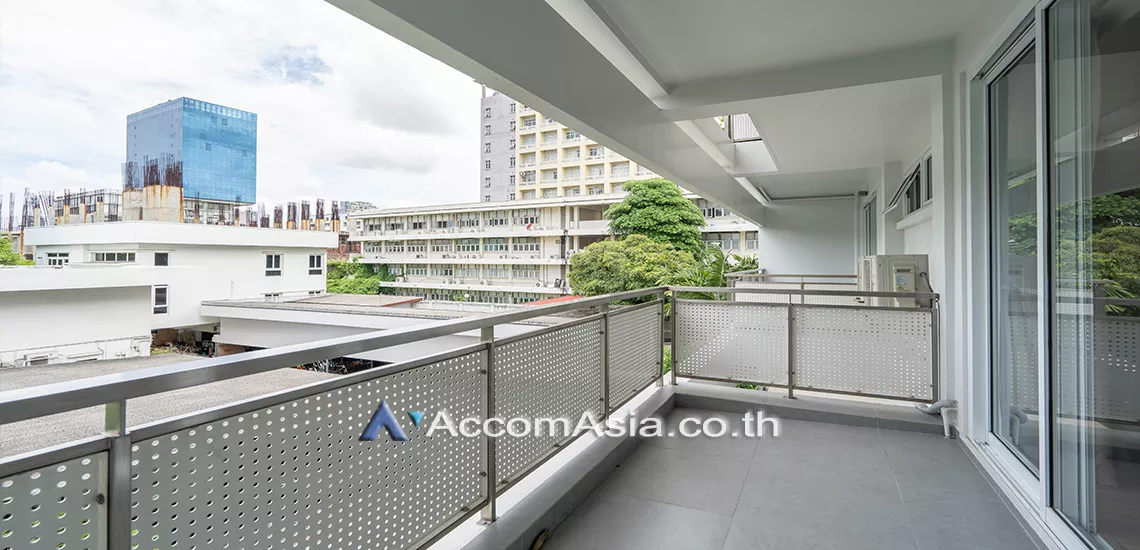 1  3 br Apartment For Rent in Sathorn ,Bangkok BTS Chong Nonsi at Low rise - Cozy Apartment 1412786