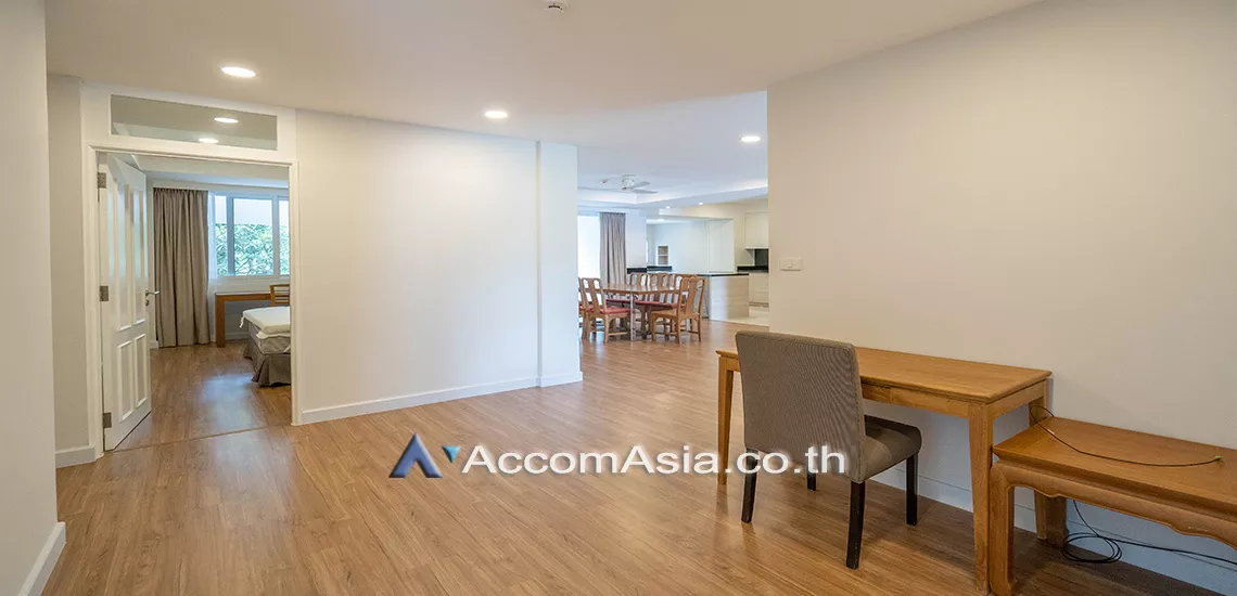 4  3 br Apartment For Rent in Sathorn ,Bangkok BTS Chong Nonsi at Low rise - Cozy Apartment 1412786