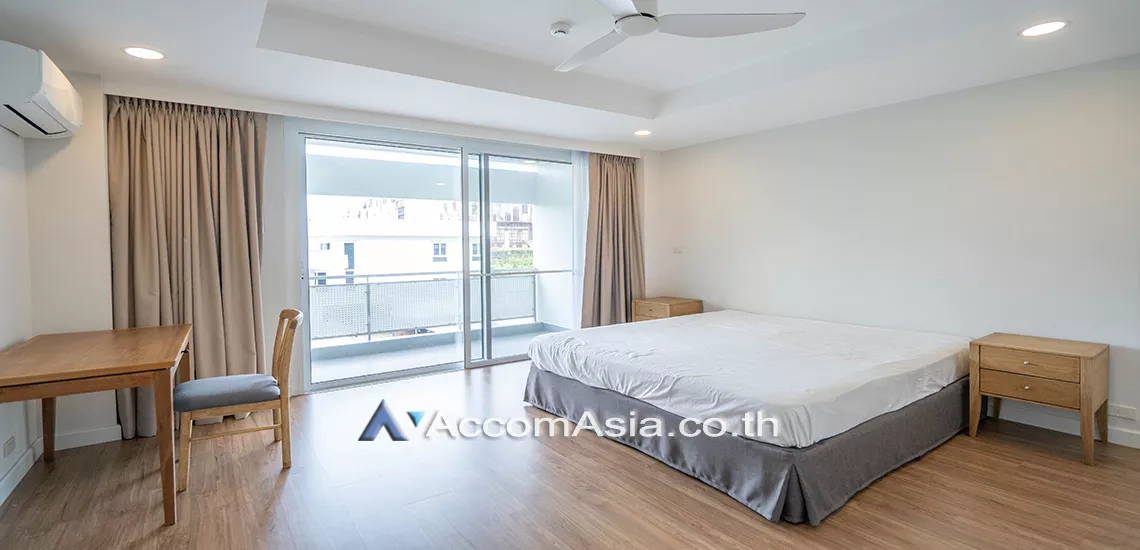 10  3 br Apartment For Rent in Sathorn ,Bangkok BTS Chong Nonsi at Cozy Low-Rise Apartment in a Premium Compound 1412786