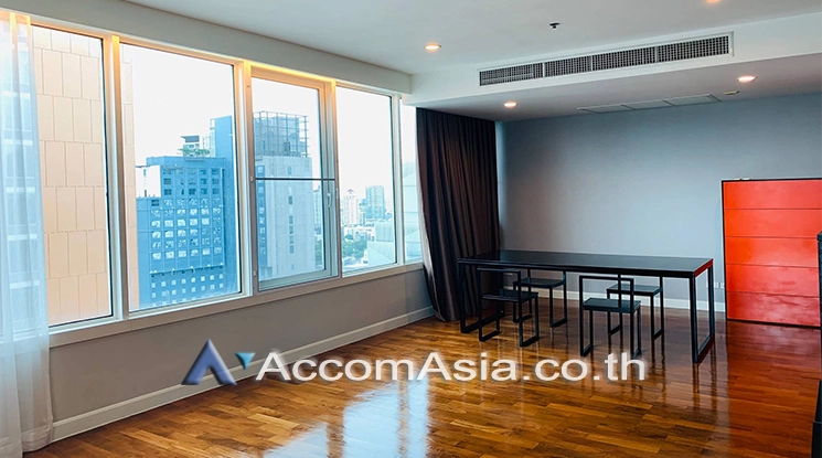  3 Bedrooms  Condominium For Rent in Sukhumvit, Bangkok  near BTS Phrom Phong (1512787)