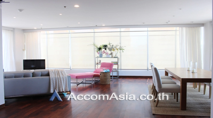 unit 4 Bedrooms  Apartment For Rent in Silom, Bangkok  near BTS Surasak (1412826)