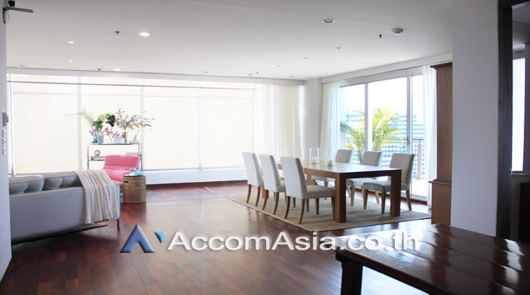 unit 4 Bedrooms  Apartment For Rent in Silom, Bangkok  near BTS Surasak (1412826)