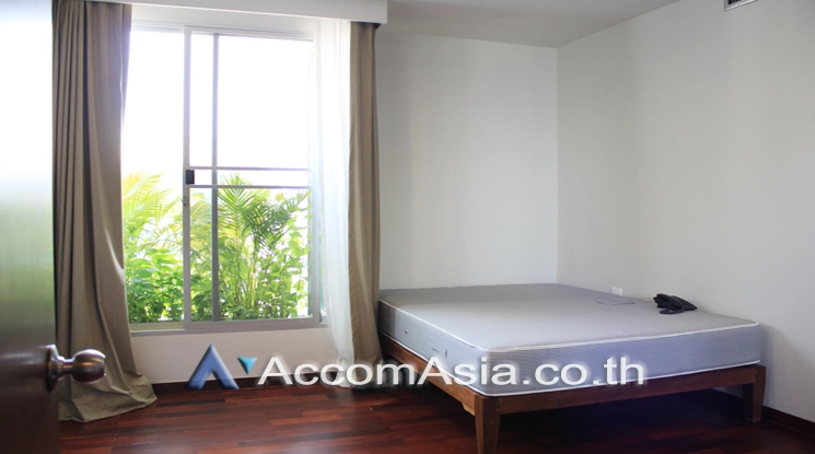 8  4 br Apartment For Rent in Silom ,Bangkok BTS Surasak at A Unique design and Terrace 1412826