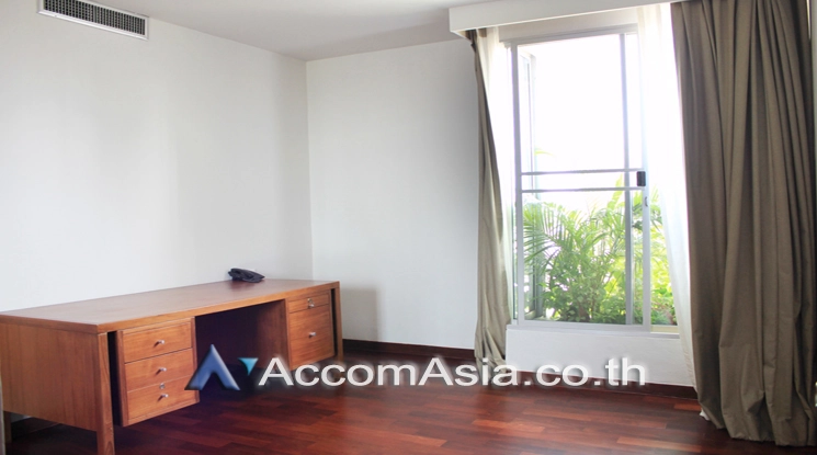 9  4 br Apartment For Rent in Silom ,Bangkok BTS Surasak at A Unique design and Terrace 1412826