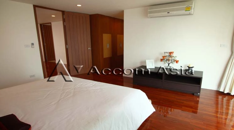 7  3 br Apartment for rent and sale in Silom ,Bangkok BTS Surasak at High-end Low Rise  1512829