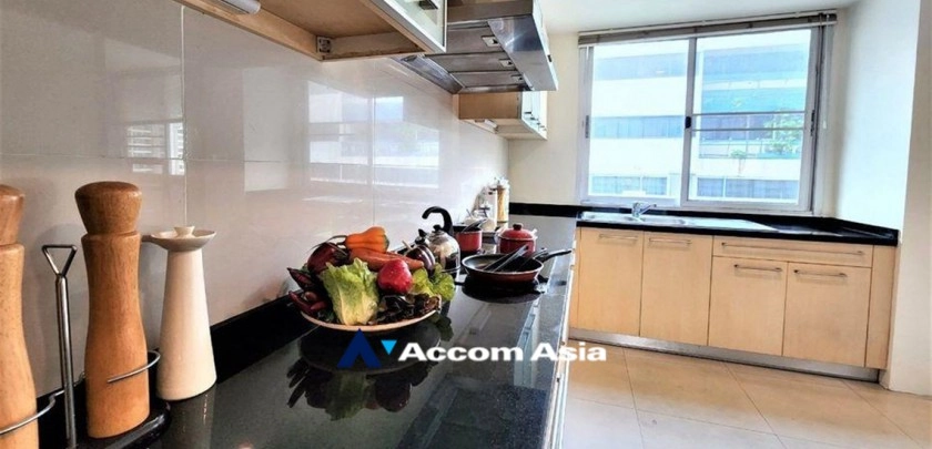 5  3 br Apartment For Rent in Silom ,Bangkok BTS Surasak at High-end Low Rise  1412831