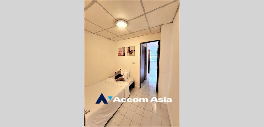 14  3 br Apartment For Rent in Silom ,Bangkok BTS Surasak at High-end Low Rise  1412831