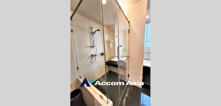 18  3 br Apartment For Rent in Silom ,Bangkok BTS Surasak at High-end Low Rise  1412831