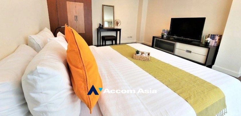 13  3 br Apartment For Rent in Silom ,Bangkok BTS Surasak at High-end Low Rise  1412831