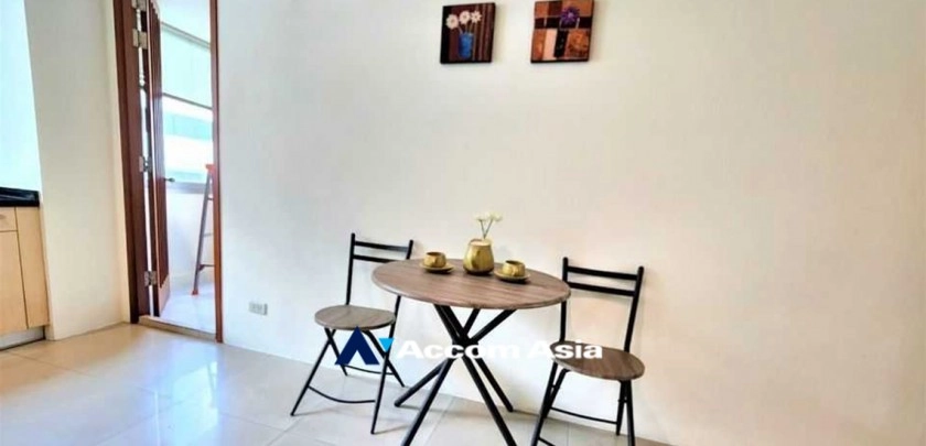 19  3 br Apartment For Rent in Silom ,Bangkok BTS Surasak at High-end Low Rise  1412831