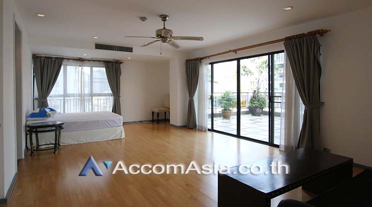 Pet friendly |  3 Bedrooms  Apartment For Rent in Sukhumvit, Bangkok  near BTS Phrom Phong (1412844)