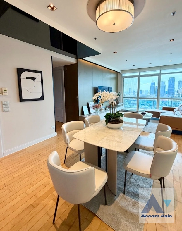 unit 2 Bedrooms  Condominium For Rent & Sale in Ploenchit, Bangkok  near BTS Ploenchit (1512846)