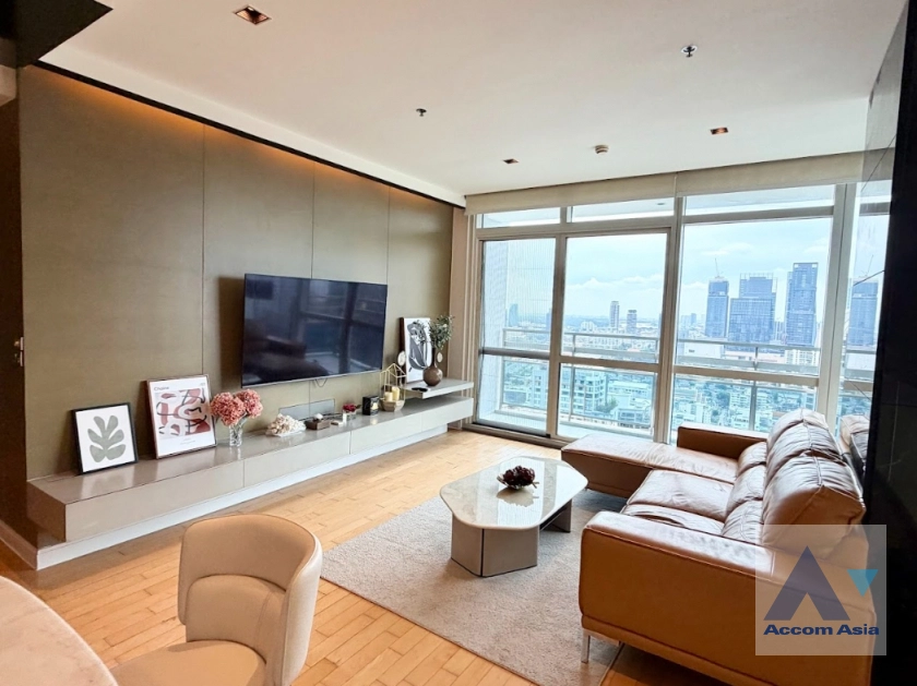 unit 2 Bedrooms  Condominium For Rent & Sale in Ploenchit, Bangkok  near BTS Ploenchit (1512846)