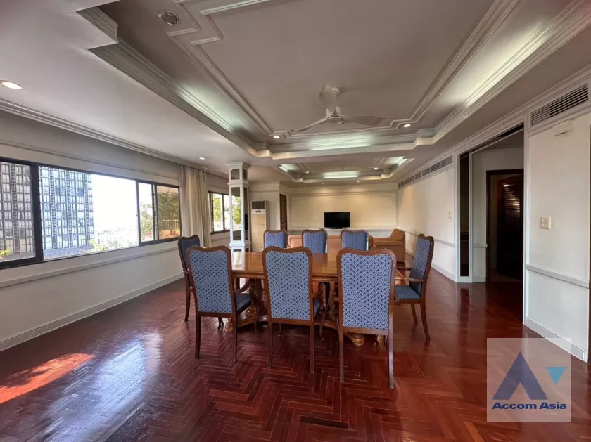 5  3 br Apartment For Rent in Sukhumvit ,Bangkok BTS Phrom Phong at Greenery garden and privacy 1412894