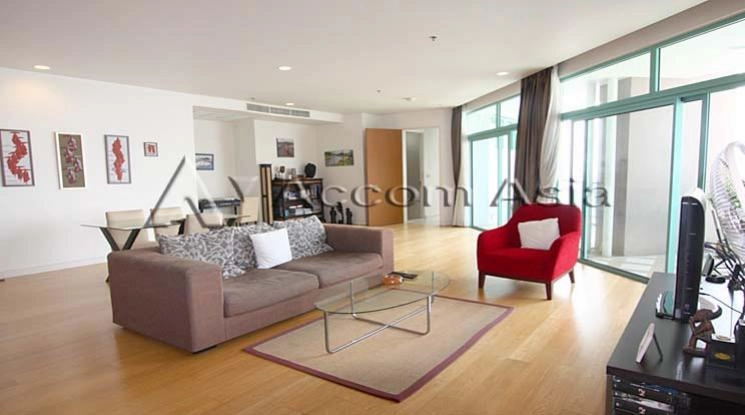 unit 3 Bedrooms  Condominium For Rent in Rama 3, Bangkok  near BTS Saphan Taksin (1512901)