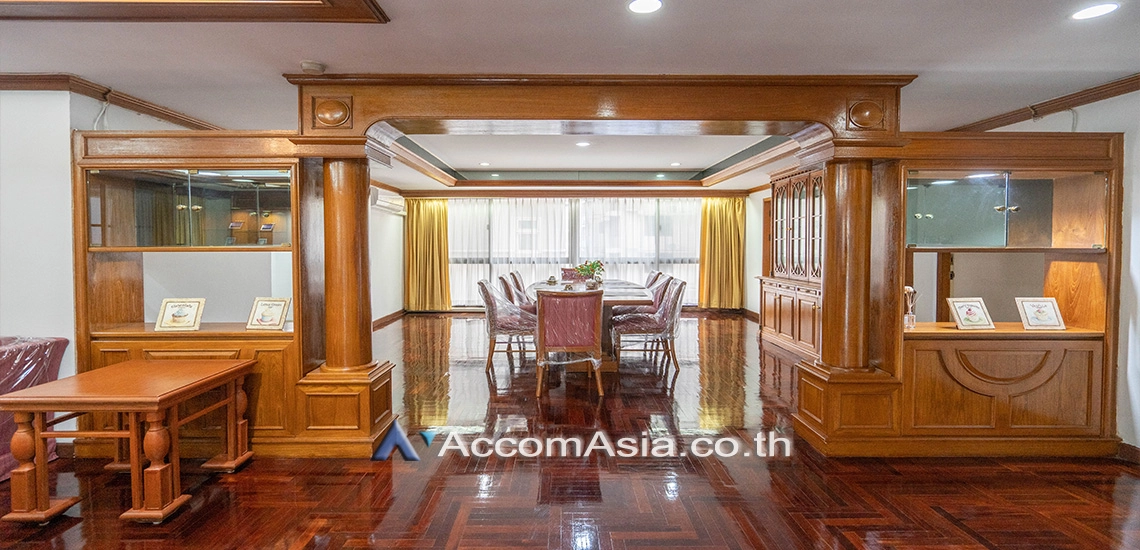  1  3 br Apartment For Rent in Sukhumvit ,Bangkok BTS Nana at Low rise and Peaceful 1512903