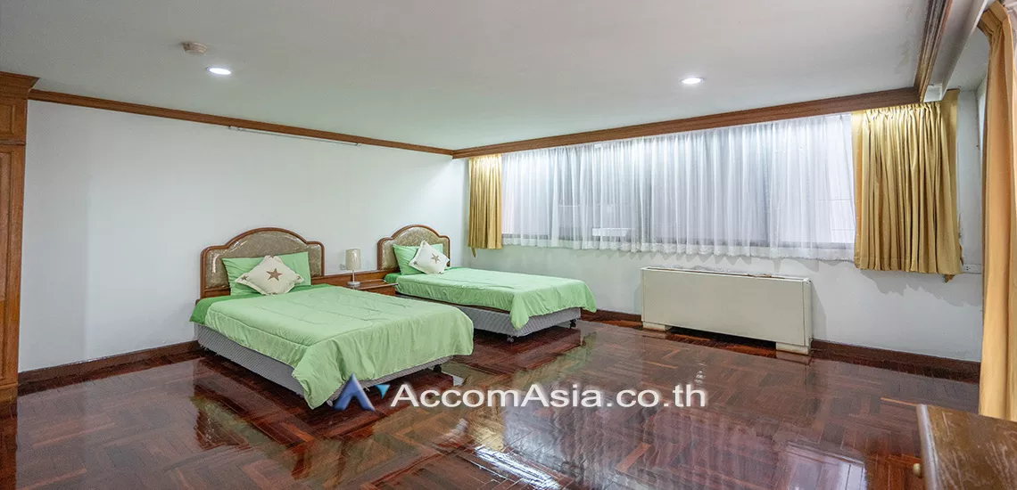 7  3 br Apartment For Rent in Sukhumvit ,Bangkok BTS Nana at Low rise and Peaceful 1512903