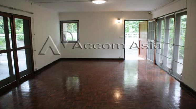 unitPet friendly |  2 Bedrooms  House For Rent in Sukhumvit, Bangkok  near BTS Asok - MRT Sukhumvit (1712908)