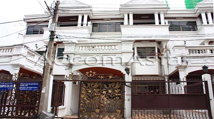Home Office, Pet friendly |  4 Bedrooms  House For Rent in Sukhumvit, Bangkok  near BTS Asok (1712913)