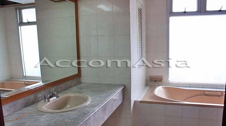 8  1 br Condominium For Rent in Sukhumvit ,Bangkok BTS Nana at Newton Tower 1512918