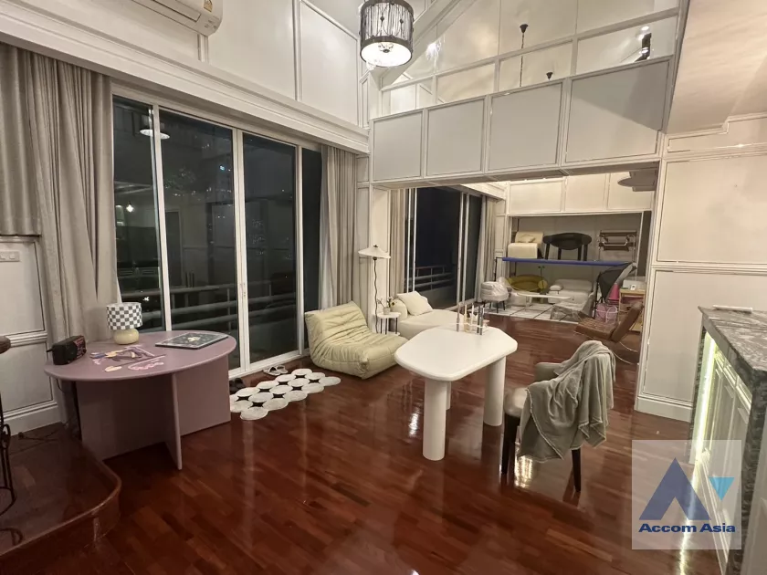 Duplex Condo |  3 Bedrooms  Condominium For Rent in Sukhumvit, Bangkok  near BTS Asok - MRT Sukhumvit (1512949)