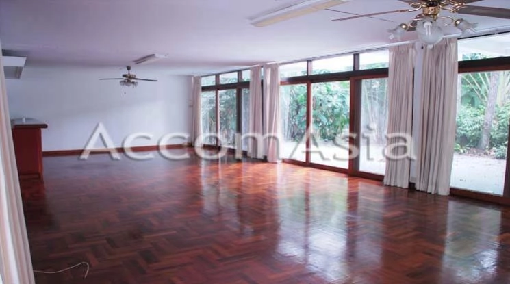  1  3 br House For Rent in Sukhumvit ,Bangkok BTS Phrom Phong 2312955