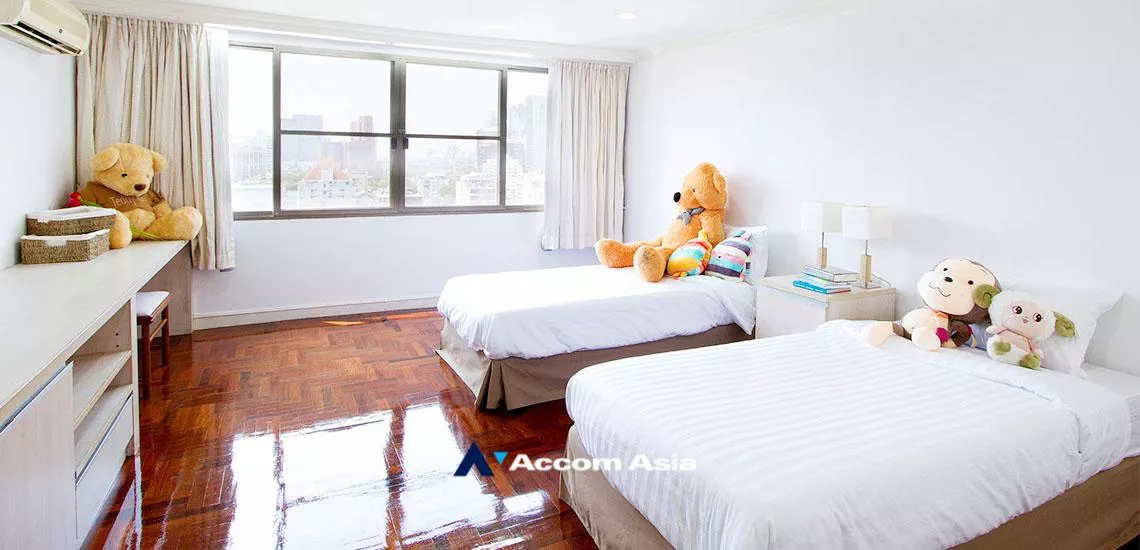 Pet friendly |  3 Bedrooms  Apartment For Rent in Sukhumvit, Bangkok  near BTS Nana (1412958)