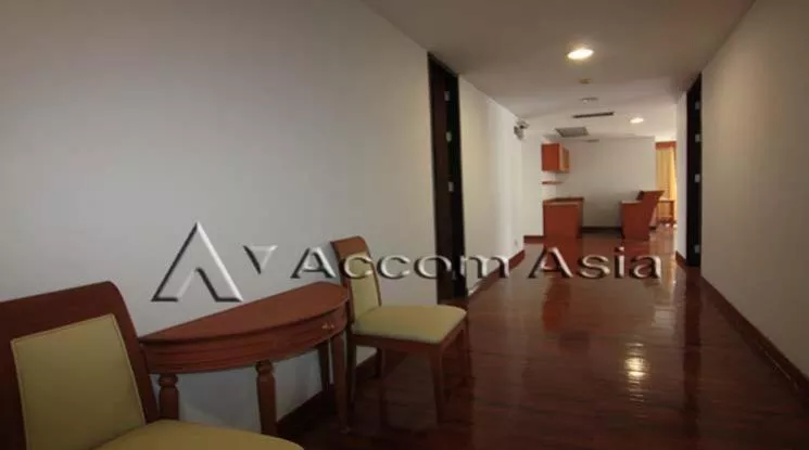 6  2 br Apartment For Rent in Phaholyothin ,Bangkok BTS Ari at Low rise building 1413040