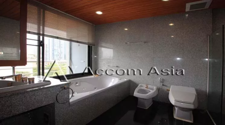 9  2 br Apartment For Rent in Phaholyothin ,Bangkok BTS Ari at Low rise building 1413040