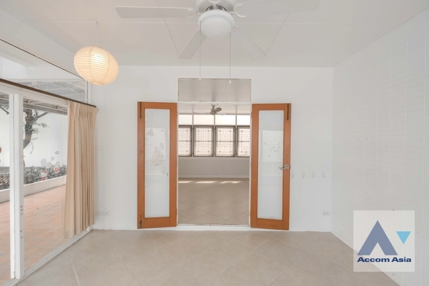 7  3 br House For Rent in Ploenchit ,Bangkok BTS Ploenchit 1713048