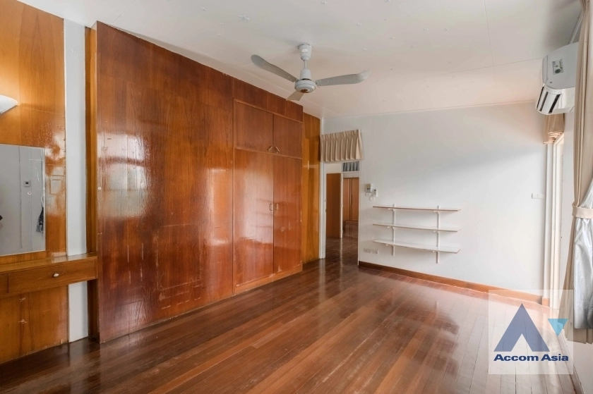 10  3 br House For Rent in Ploenchit ,Bangkok BTS Ploenchit 1713048